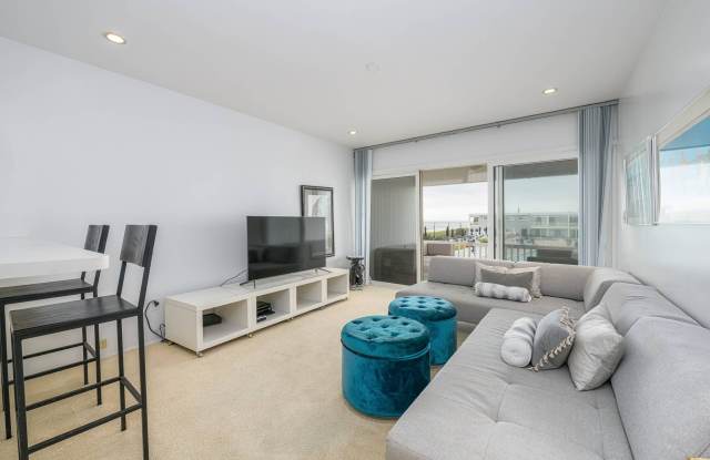 585 Dune Road Gallery 2