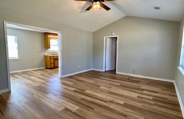 2007 Lasalle Drive - 2007 Lasalle Drive, Valdosta, GA 31602