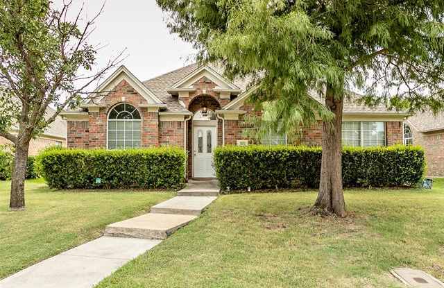 206 Meredith Court - 206 Meredith Court, Irving, TX 75063