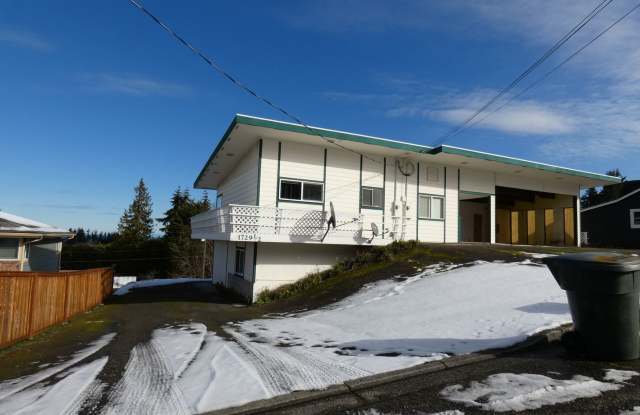 **Spacious Duplex** Lower Level photos photos