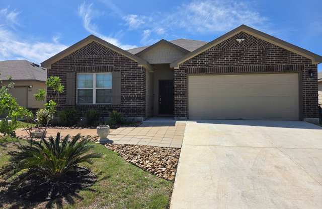 3 miles from Lackland AFB!! photos photos