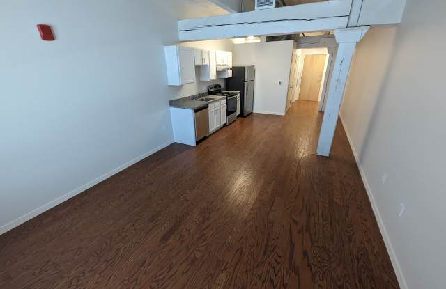 832 Commercial St photos photos