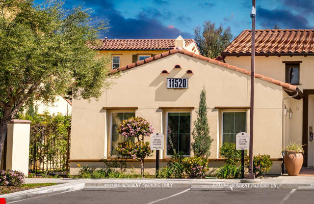 Paseos At Magnolia Luxury Apartment Homes Gallery 2