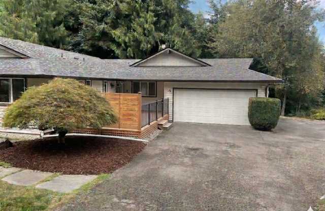 Beautifully Remodeled Issaquah Home with Modern Updates, Bonus Office & Outdoor Living Spaces! Gallery 1