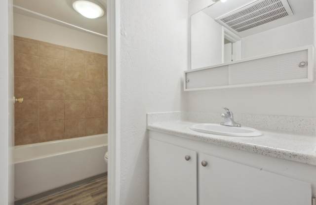 Lakeridge Terrace Apartments Gallery 4