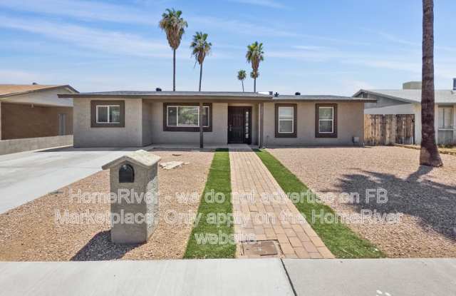2241 W Hartford Ave photos photos
