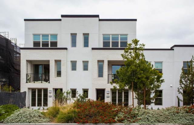The Royal Lifestyle You Need in Windchime Community 2 BD/2.5 BA photos photos