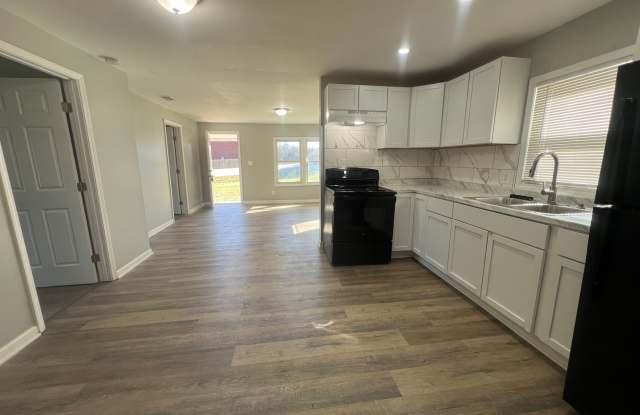 House for rent in Elizabethtown. 3 bed and 1 bath. Newly renovated! photos photos