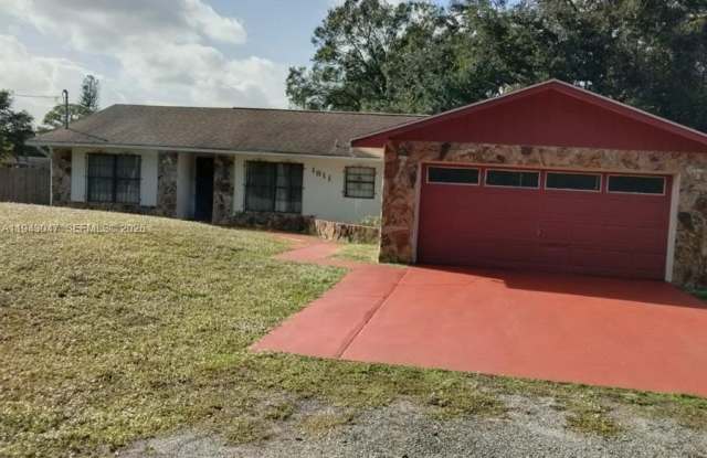 1811 N 45th St photos photos