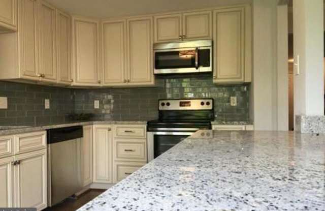 7417 FOXLEIGH WAY Gallery 4