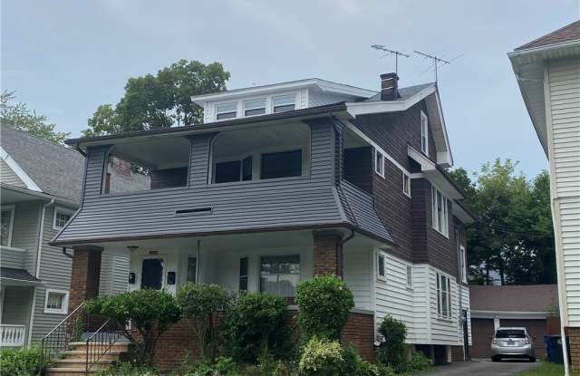 11909 Buckingham Avenue unit: Up - 11909 Buckingham Avenue, Cleveland, OH 44120