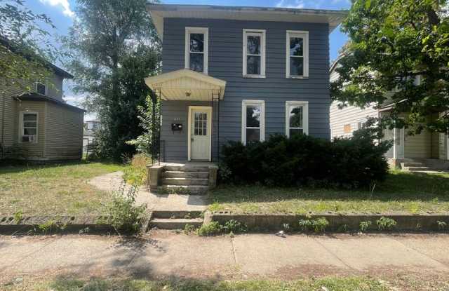 Three Bedroom Single Family Located Near Downtown Grand Rapids! photos photos