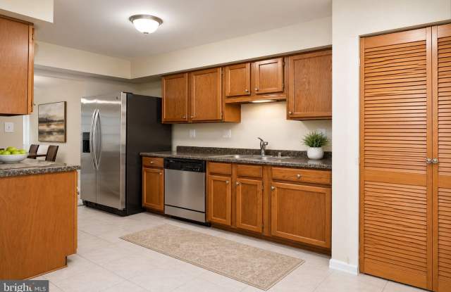 3176 VANDERBILT Court Gallery 3