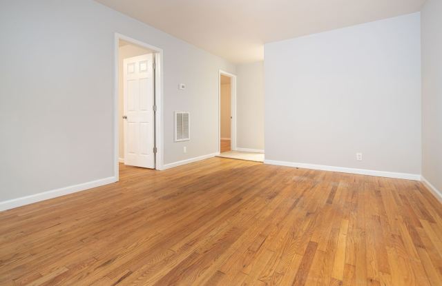 Lovely Lakewood Duplex! - 1208 Rosedale Avenue, Durham, NC 27707
