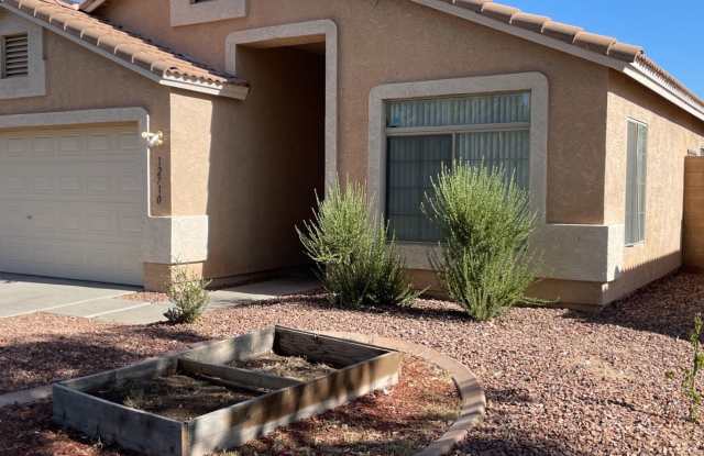 Beautiful 3 bed, 2 bath home in convenient El Mirage neighborhood! photos photos Beautiful 3 bed, 2 bath home in convenient El Mirage neighborhood! photos photos