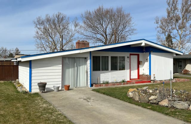 719 N Johnson Street - 719 North Johnson Street, Kennewick, WA 99336