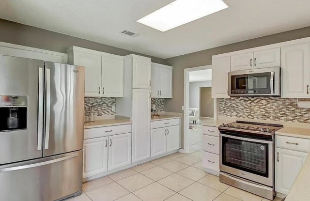 7955 PINE LAKE RD - 7955 Pine Lake Road, Jacksonville, FL 32256