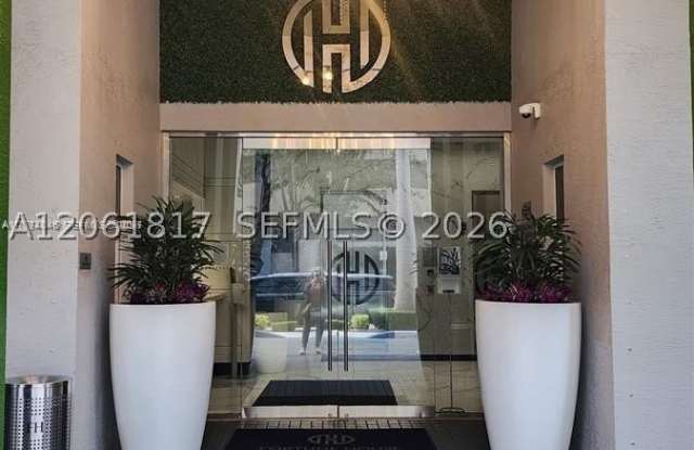 185 SE 14 Gallery 1