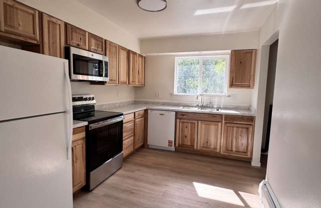 736 Bennett Avenue # 4 Gallery 2