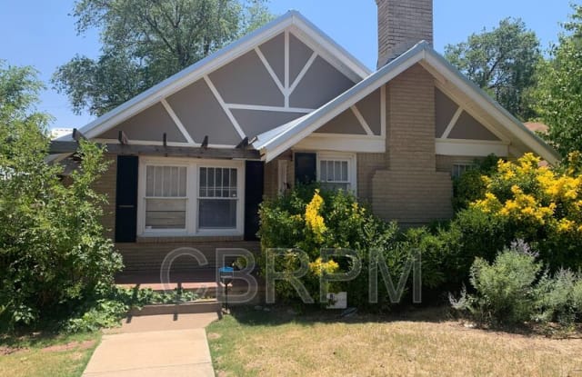 2505 26th St photos photos