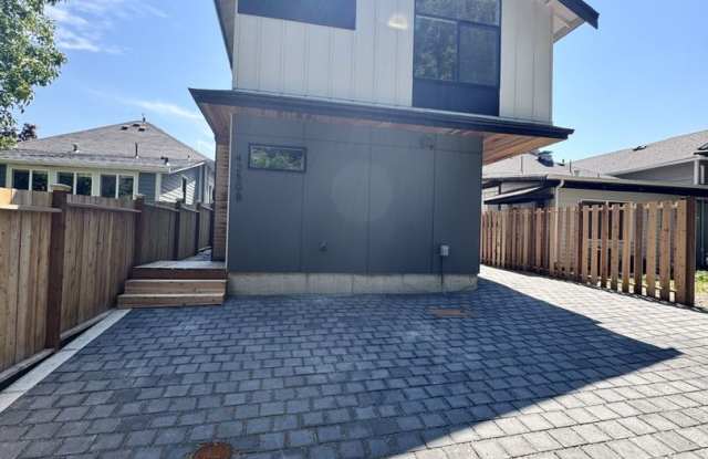 Brand new 2 bed 2.5 bath 2-story home in south Seattle Gallery 3