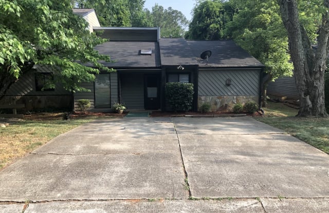 265 Pam Ln Sw - 265 Pam Ln, Marietta, GA 30064