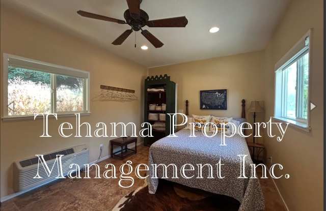 Splendid Furnished Estate- Studio Cottage Gallery 4