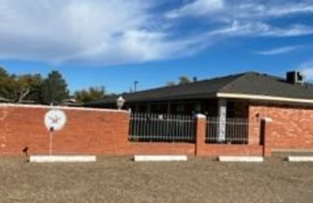 1406 E 1st St 10 - 1406 East 1st Street, Dumas, TX 79029