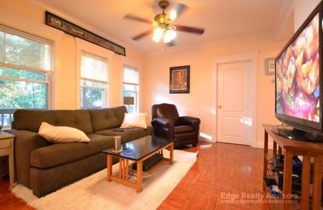 7 Delaware Pl. - 7 Delaware Place, Boston, MA 02135