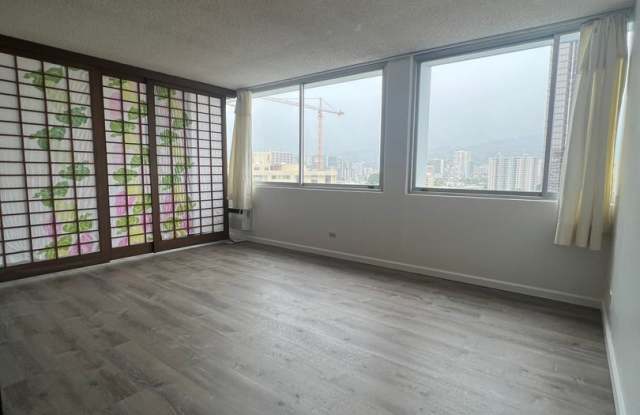 2 Bedroom 2 Full-Bath with covered parking Kapiolani Terrace Gallery 4