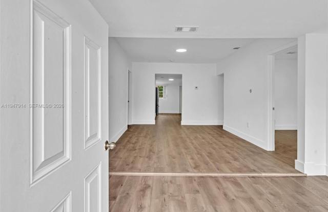 2636 SW 29th Ct photos photos