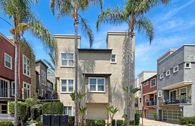 Stunning 3B/3.5BA Townhouse in Mission Valley W/ W/D, Central A/C  Heating, 2 Car Garage, Community Pool  Spa! photos photos