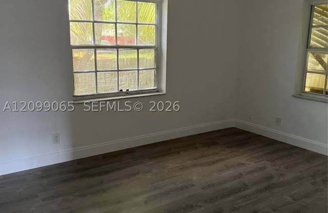 802 S 24th Ave Gallery 2