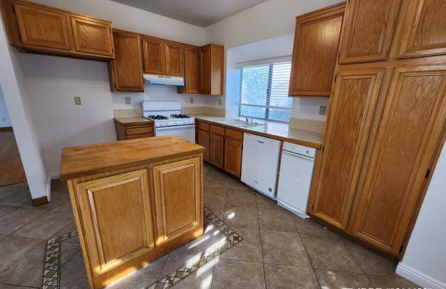 Rancho Cucamonga 3 bedroom Home Gallery 3
