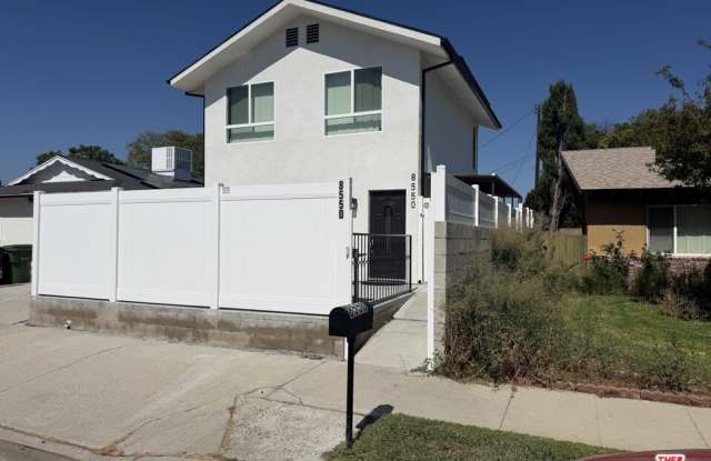 8550 Gloria Ave photos photos