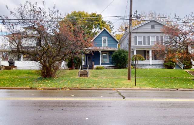 2 bedroom in Shelby School District! - 67 1/2 Broadway Street, Shelby, OH 44875