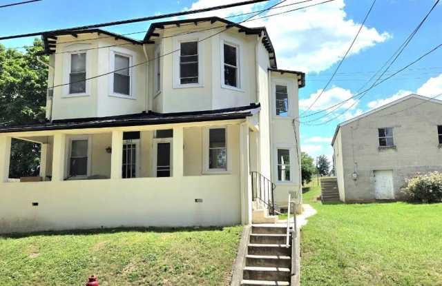 825 MAPLE Avenue - 825 Maple Avenue, Phoenixville, PA 19460