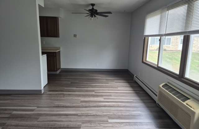 1735 Edgewood Drive Northwest #5 - 1735 Edgewood Drive Northwest, Cedar Rapids, IA 52405