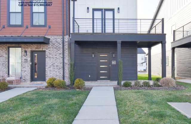 Gorgeous and modern 2 bedroom townhome in the heart of Murfreesboro w/ neighborhood pool, hi-speed internet included! photos photos