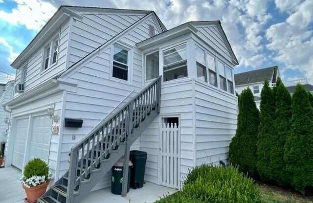 106 Lincoln Lane photos photos