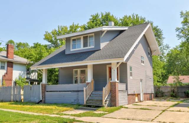 Spacious 3-Bedroom Home with Walk-In Closets! photos photos