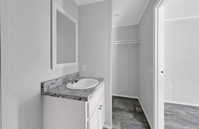 BRAND NEW 3 BR 2 BATH LUXURY MOBILE HOME - GREAT LOCATION ! Gallery 2