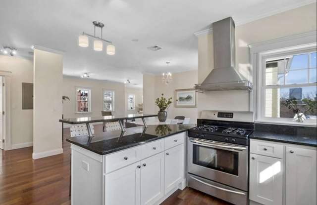 Furnished 2500 sq ft 3 Bed/3 Bath with Parking photos photos