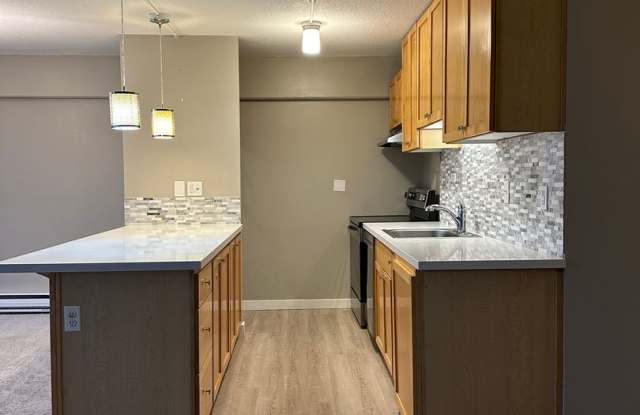 Updated 2BR Condo at Sky Terrace (Utilities Included!) photos photos