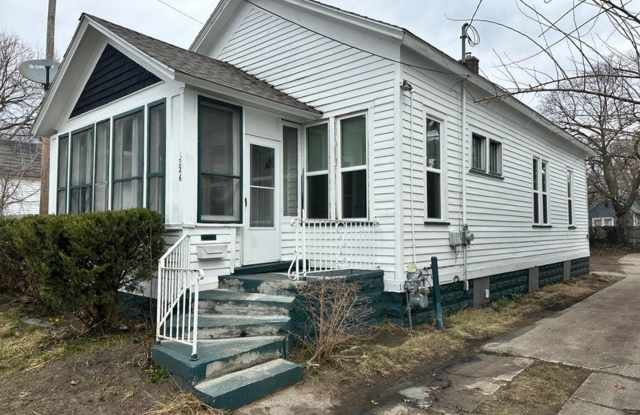Two Bedroom House in Muskegon photos photos