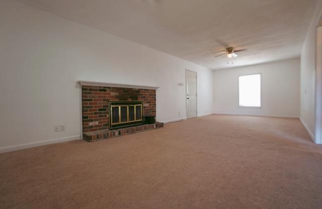 West Lafayette School Corp 3bd/2bth (1 car attached garage) Home Gallery 1