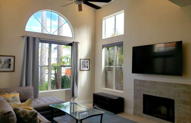 1463 Chalcedony St. Gallery 2
