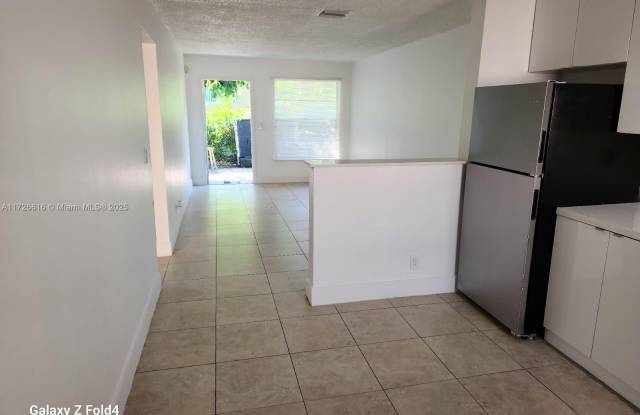 711 14th St - 711 14th Street, West Palm Beach, FL 33401