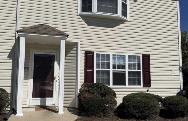 4033 Cobblestone Drive Gallery 1
