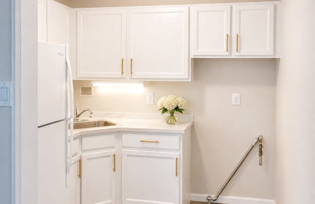 2026 Move-In Special – $500 LEASE SIGNING BONUS!! Spacious Top-Floor 2-Bedroom Condo with Balcony in Bladensburg Gallery 3